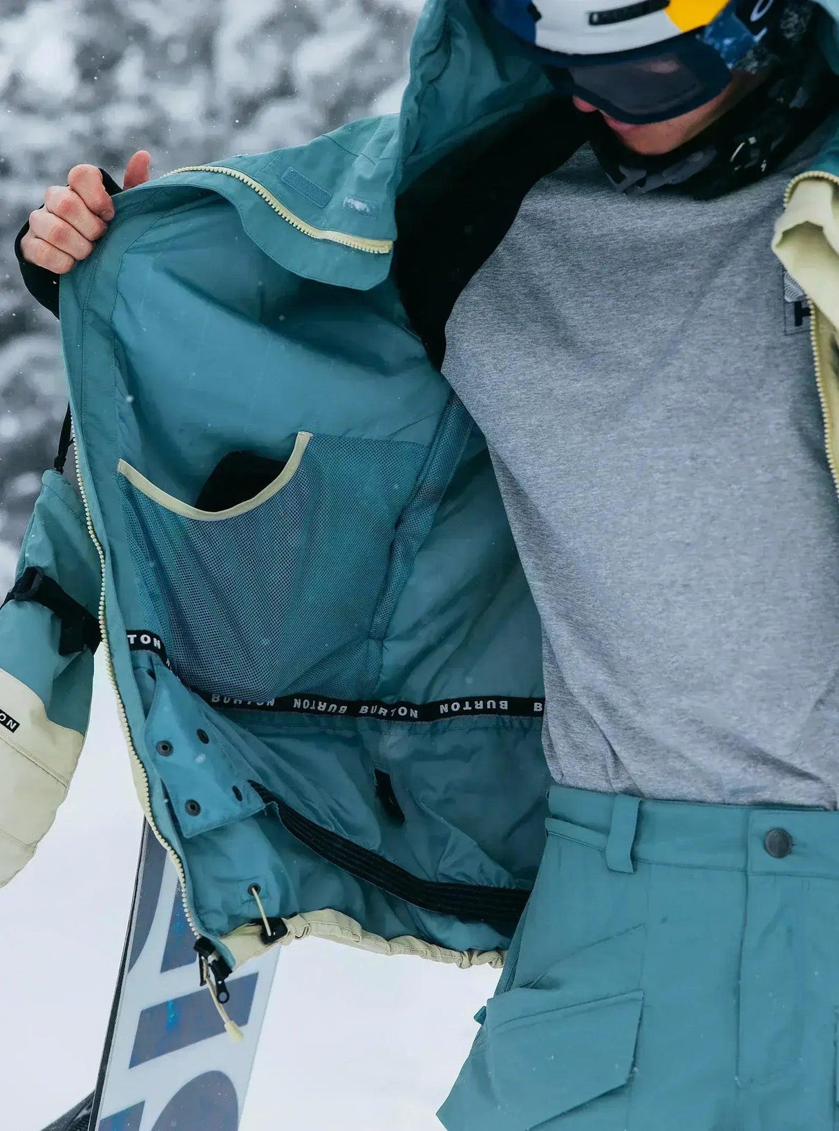 Alquiler Ropa de Esquí y Snowboard en Soldeu - Grandvalira - Oro / Chaqueta -CaranvaSports - temporada 2026