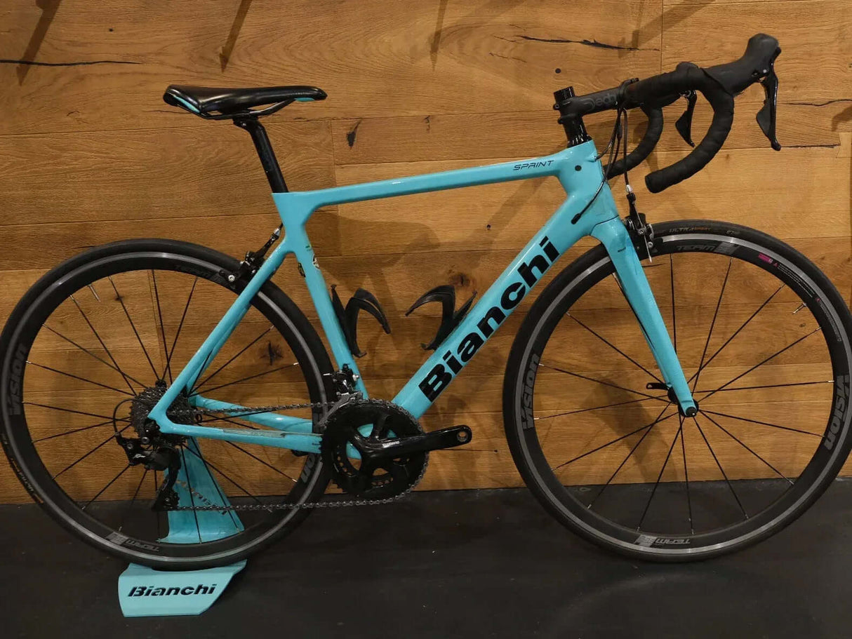 Alquiler Bicis Carretera de Carbono en Barcelona - Carretera / Bianchi Infinito XE -CaranvaSports - temporada 2026